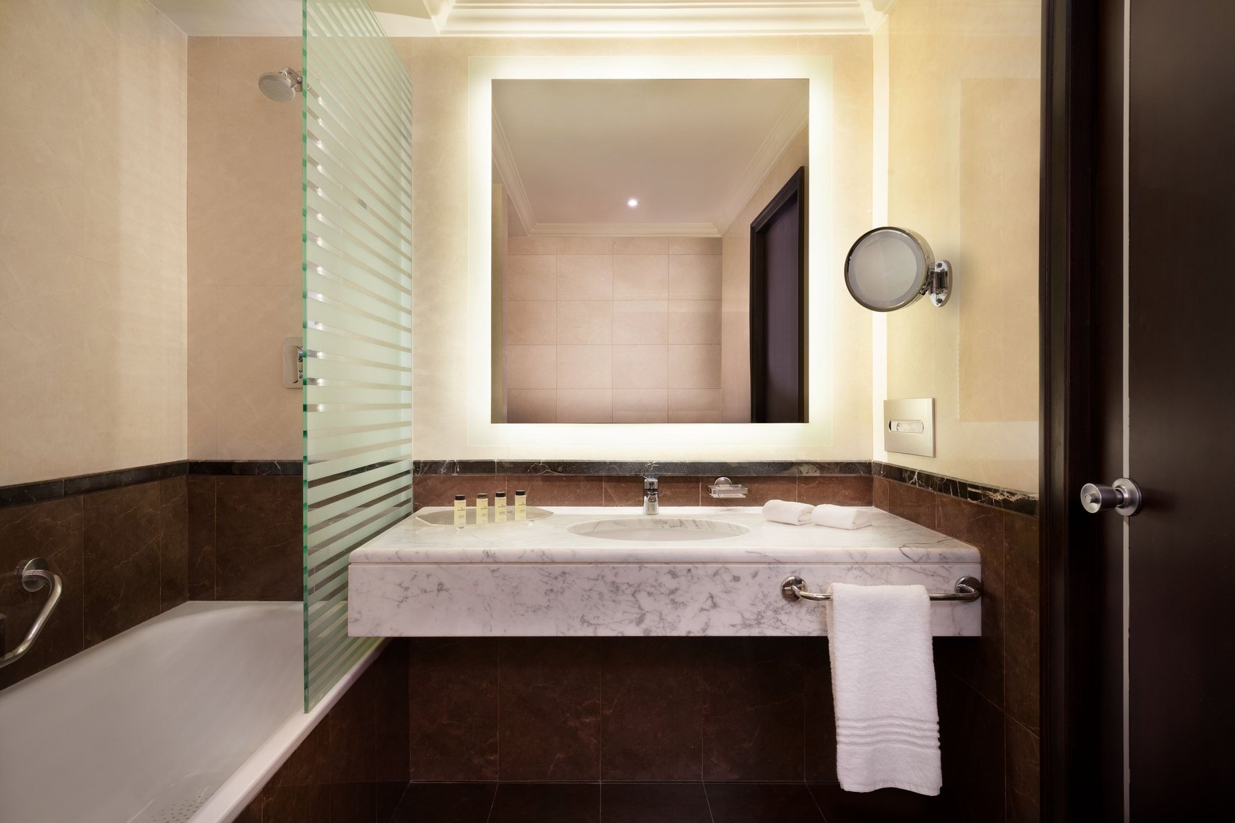 Sheraton Riyadh Hotel & Towers - Tap to explore photos