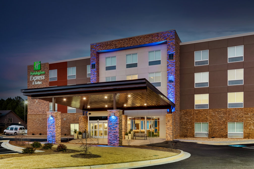 Holiday Inn Express & Suites DAWSONVILLE - Tap to explore photos