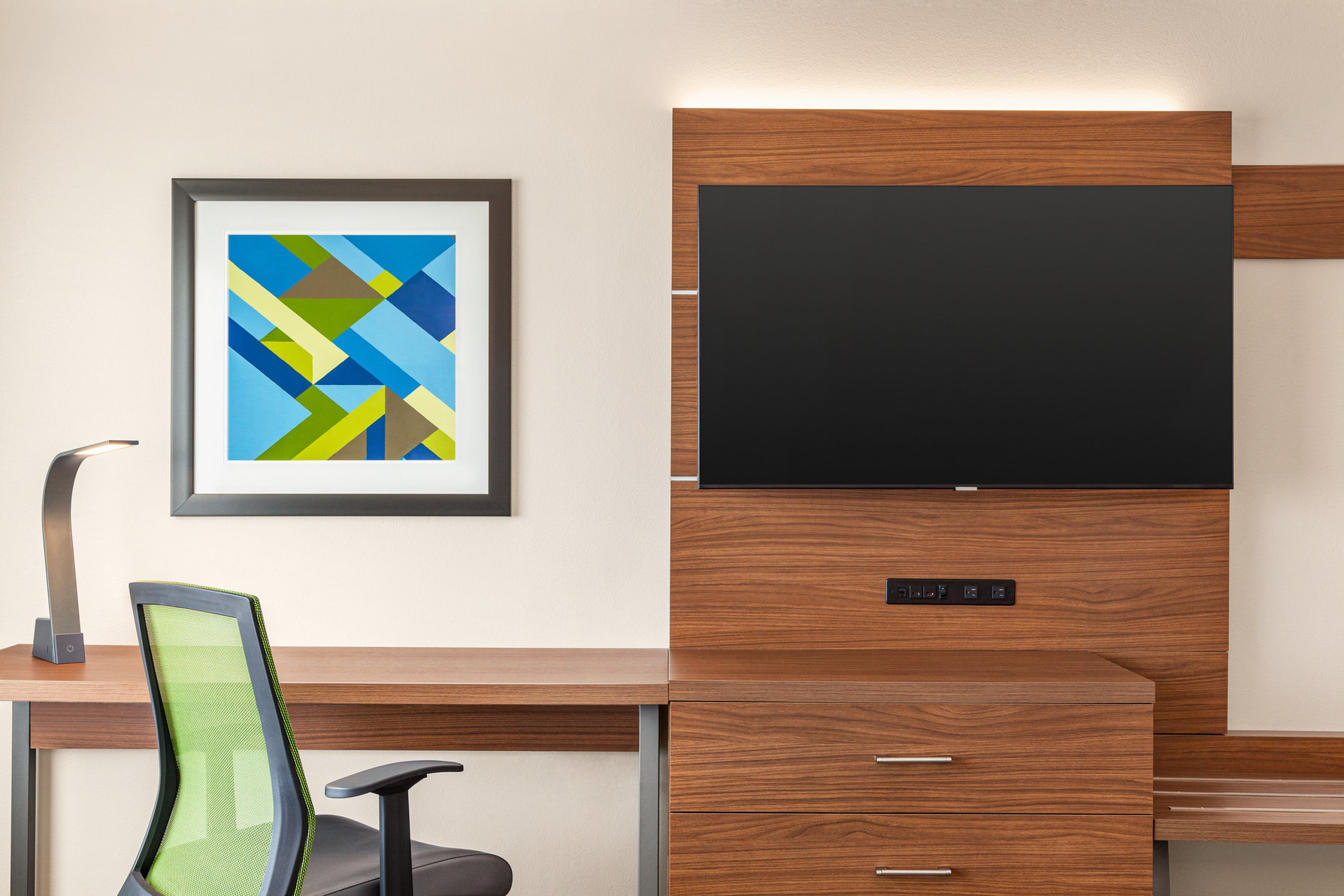 Holiday Inn Express & Suites Austin North - Tap to explore photos