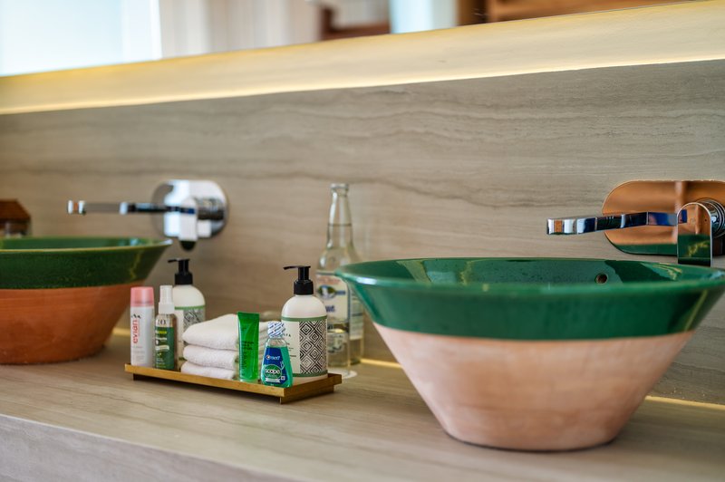 DoubleTree by Hilton Ottawa Downtown DoubleTree by Hilton Ottawa Downtown