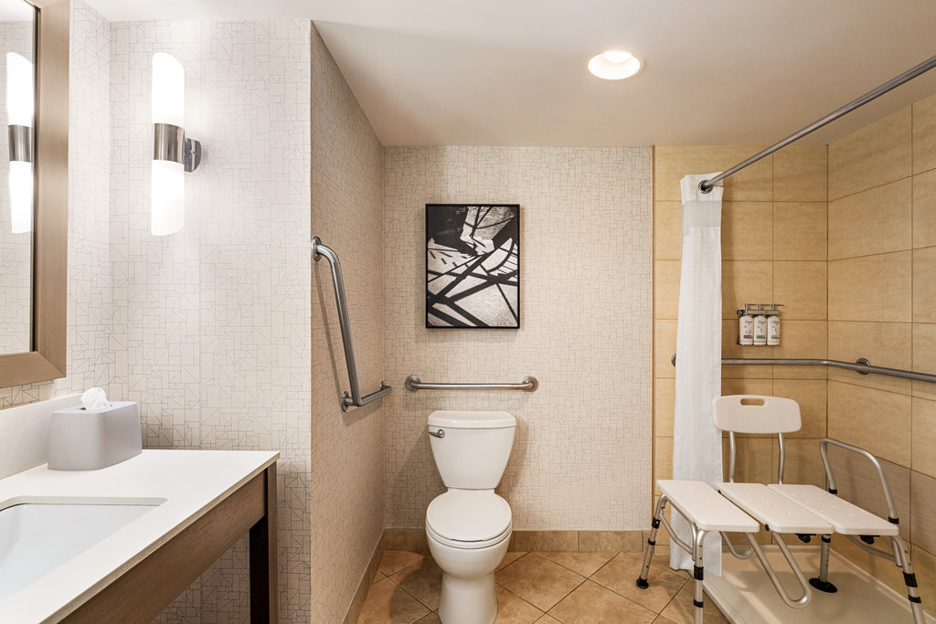 Holiday Inn Express Vancouver-Metrotown (Burnaby) - Tap to explore photos
