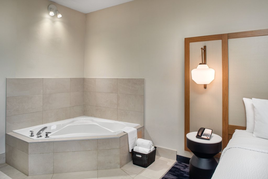 Fairfield Inn by Marriott Toronto Oakville - Tap to explore photos