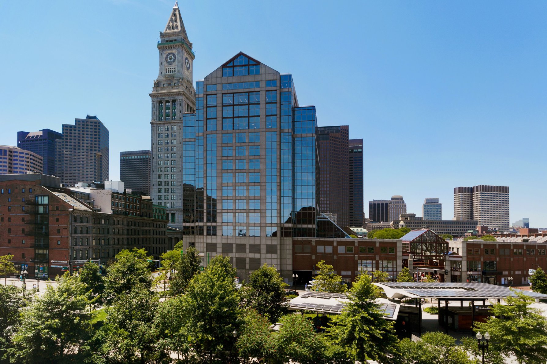 Boston Marriott Long Wharf - Tap to explore photos