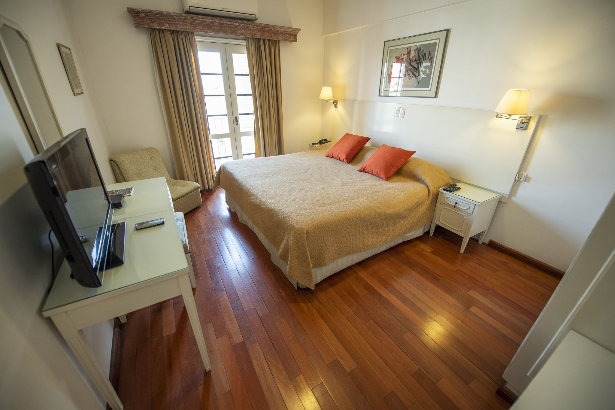 Cecilia Hotel