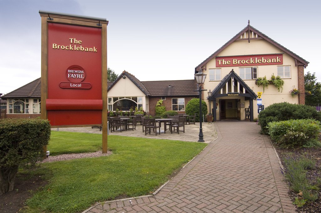 Premier Inn Crewe Central - Tap to explore photos