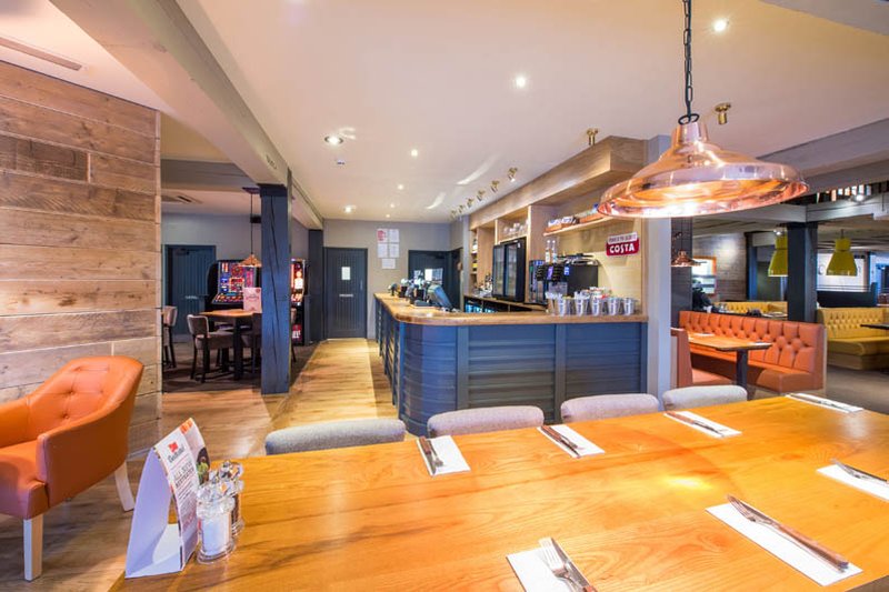 Premier Inn Crewe West - Tap to explore photos