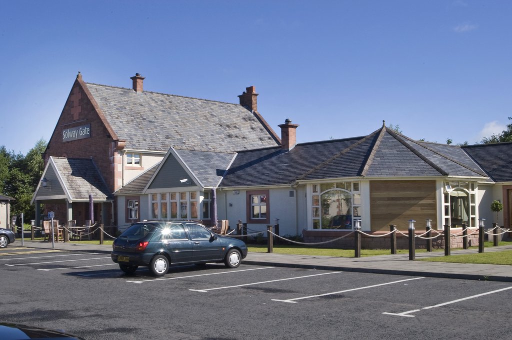 Premier Inn Dumfries - Tap to explore photos