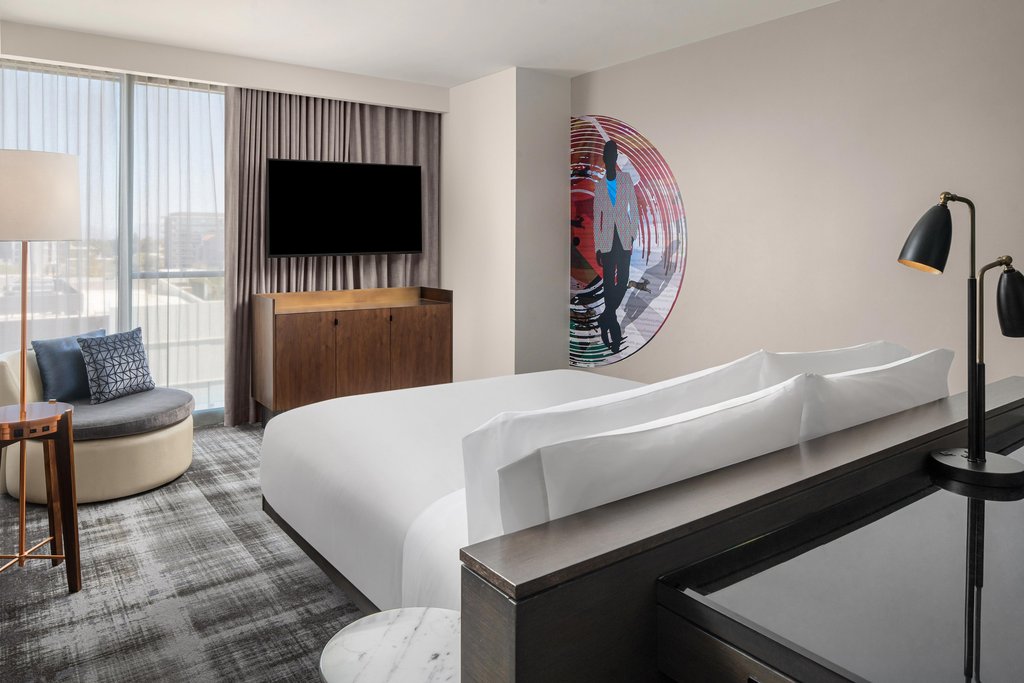 W Scottsdale by Marriott - Tap to explore photos
