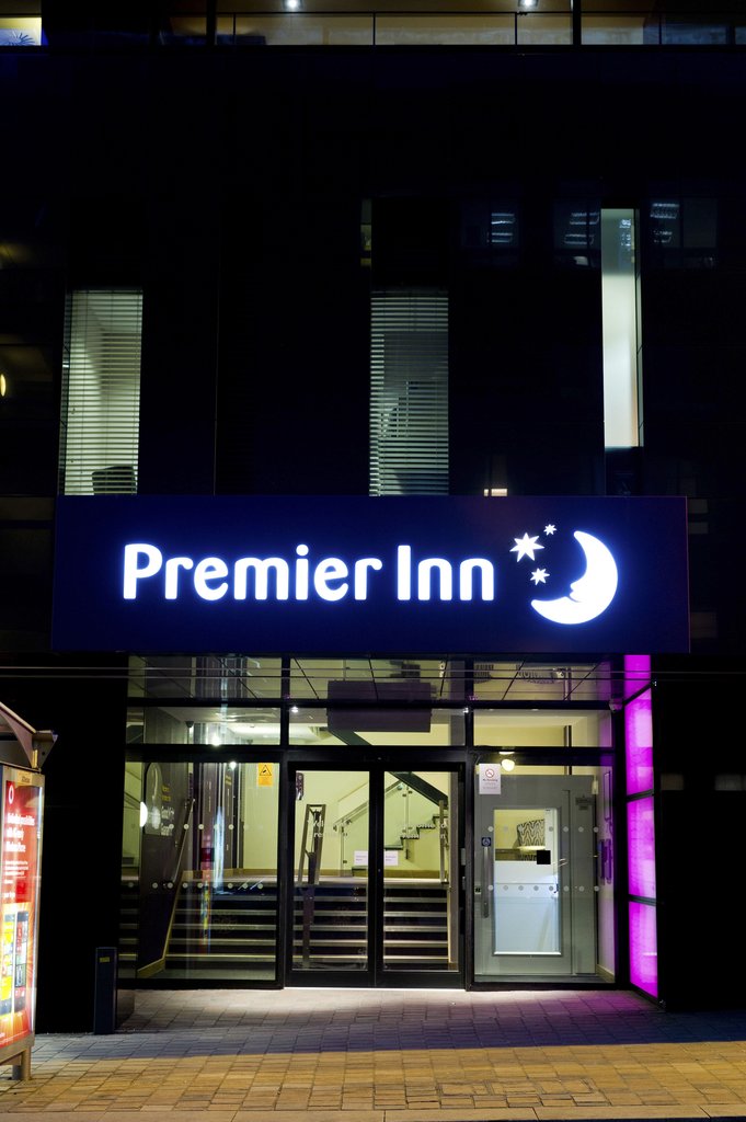 Premier Inn Glasgow CC Buchanan Galleries - Tap to explore photos