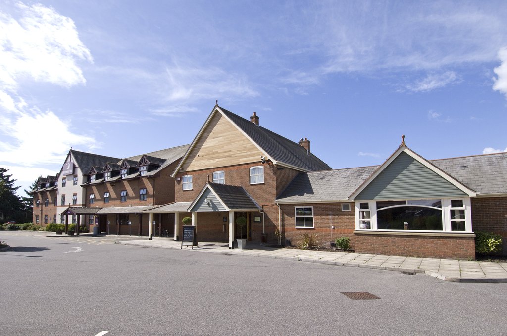 Premier Inn Christchurch West - Tap to explore photos