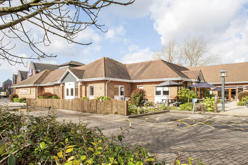 Premier Inn Guildford North (A3) - Tap to explore photos