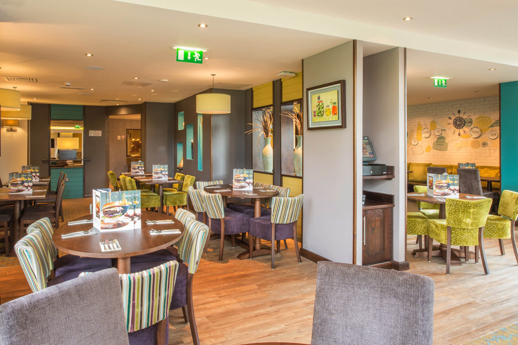 Premier Inn Harrogate Town Centre - Tap to explore photos