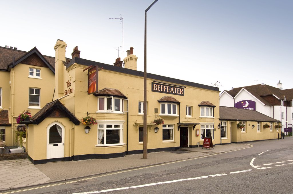 Premier Inn Horsham - Tap to explore photos