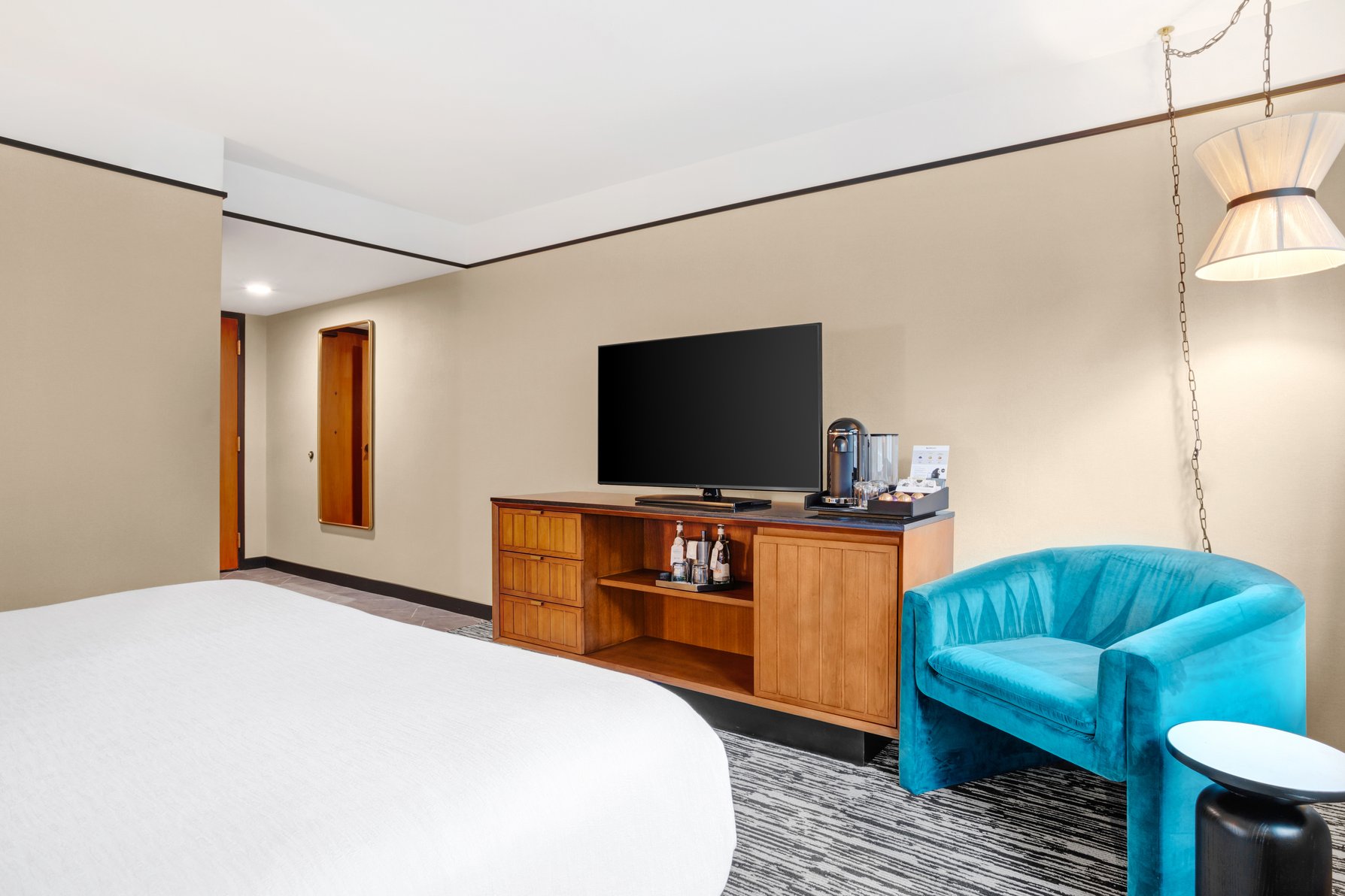 Hotel Indigo Minneapolis Downtown by IHG - Tap to explore photos