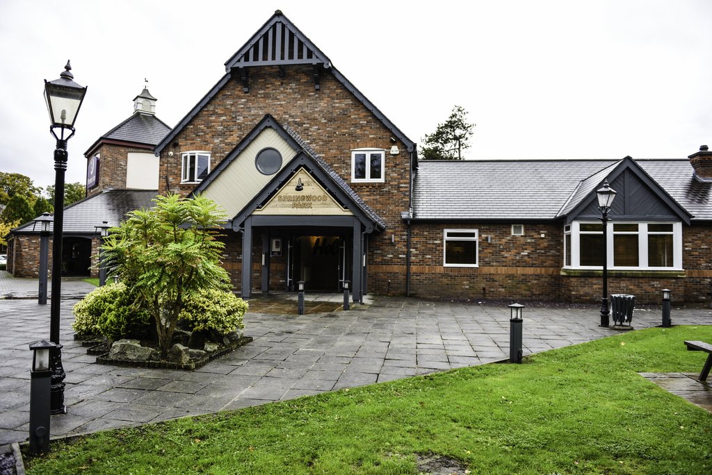 Premier Inn Macclesfield North - Tap to explore photos