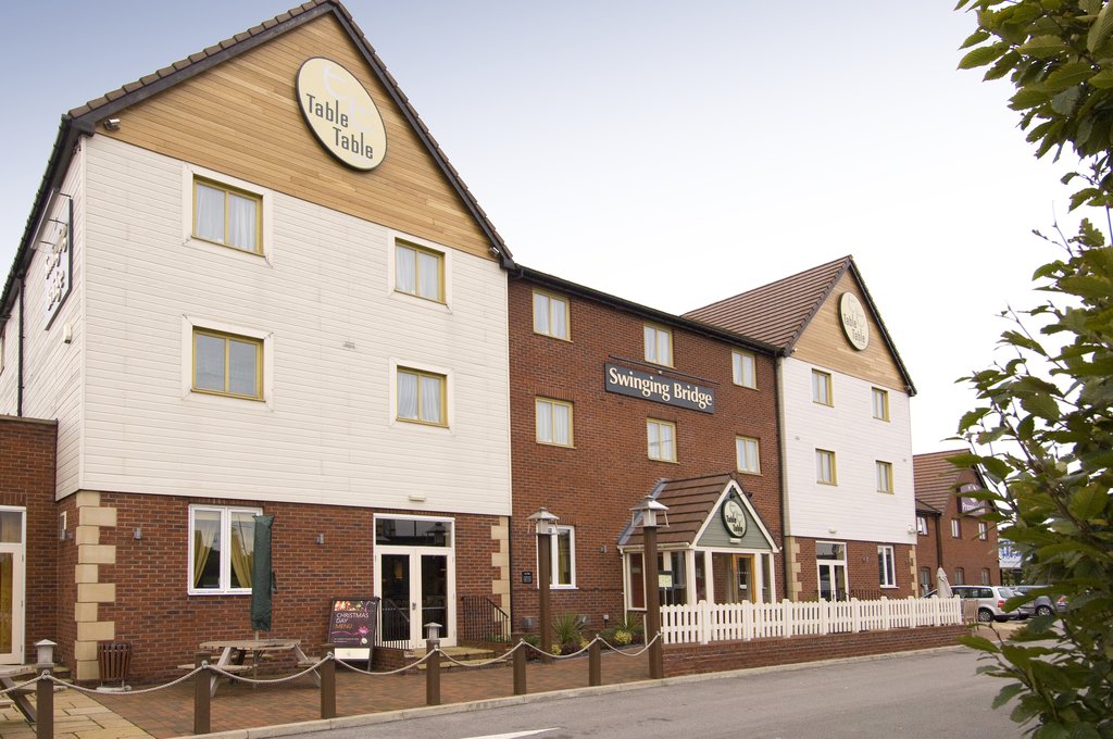 Premier Inn Manchester Trafford Centre Nth - Tap to explore photos