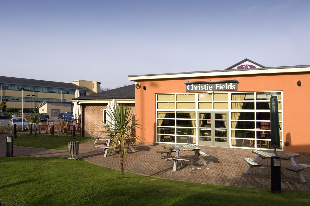 Premier Inn Manchester West Didsbury - Tap to explore photos