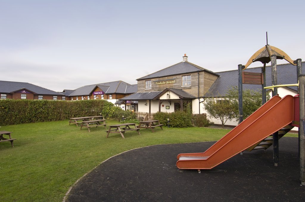 Premier Inn Newquay (A30/Fraddon) - Tap to explore photos