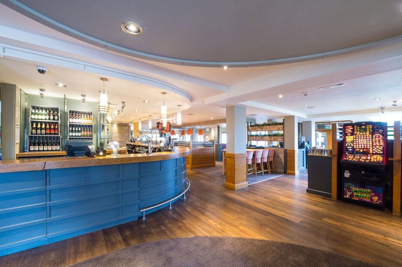 Premier Inn Newton Abbot - Tap to explore photos