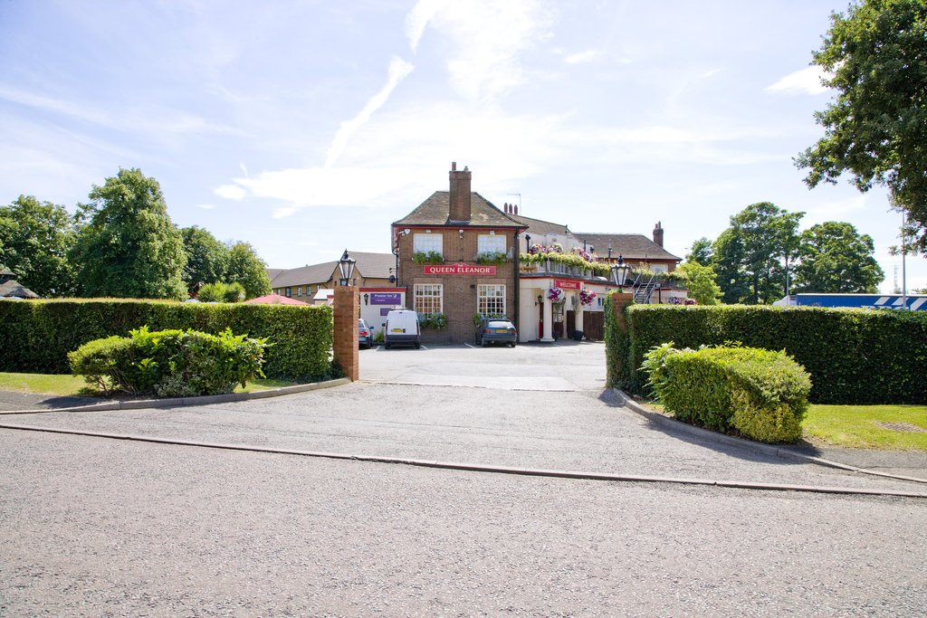 Premier Inn Northampton South (Wootton) - Tap to explore photos