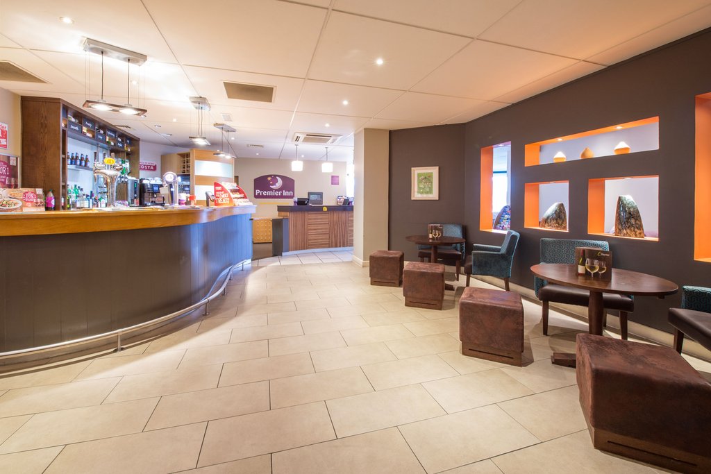 Premier Inn Portsmouth Port Solent - Tap to explore photos