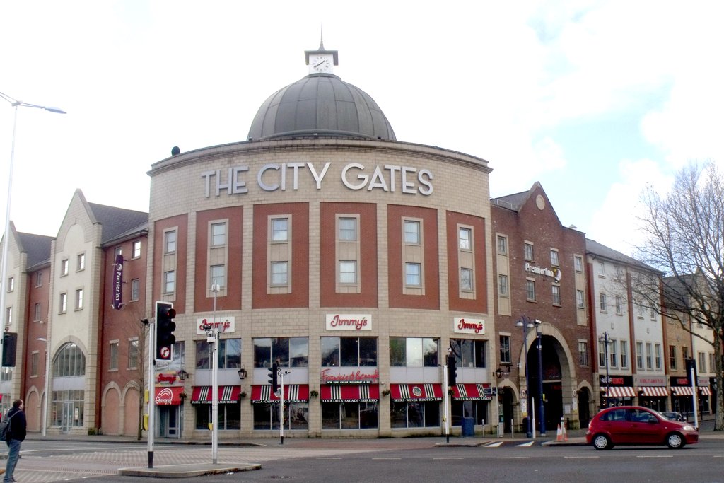 Premier Inn Swansea City Centre - Tap to explore photos