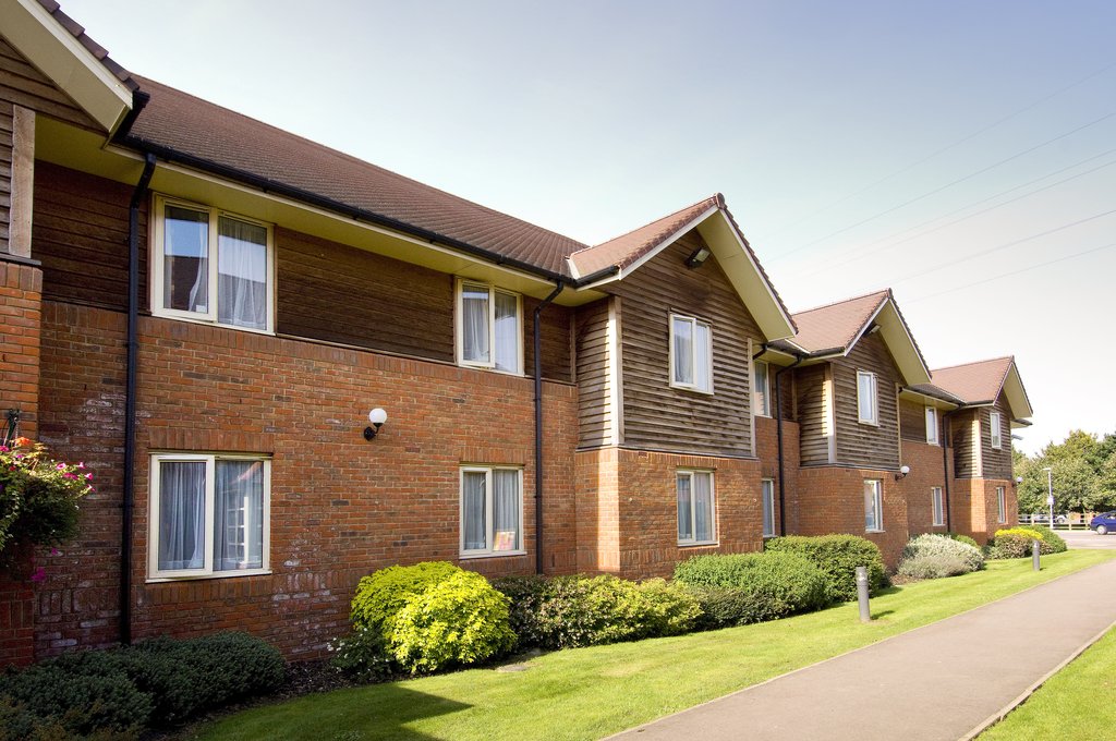 Premier Inn Tewkesbury - Tap to explore photos