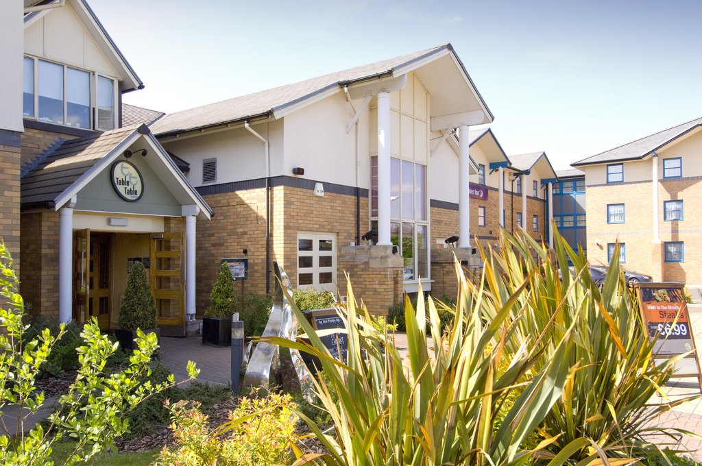 Premier Inn Wolverhampton North - Tap to explore photos
