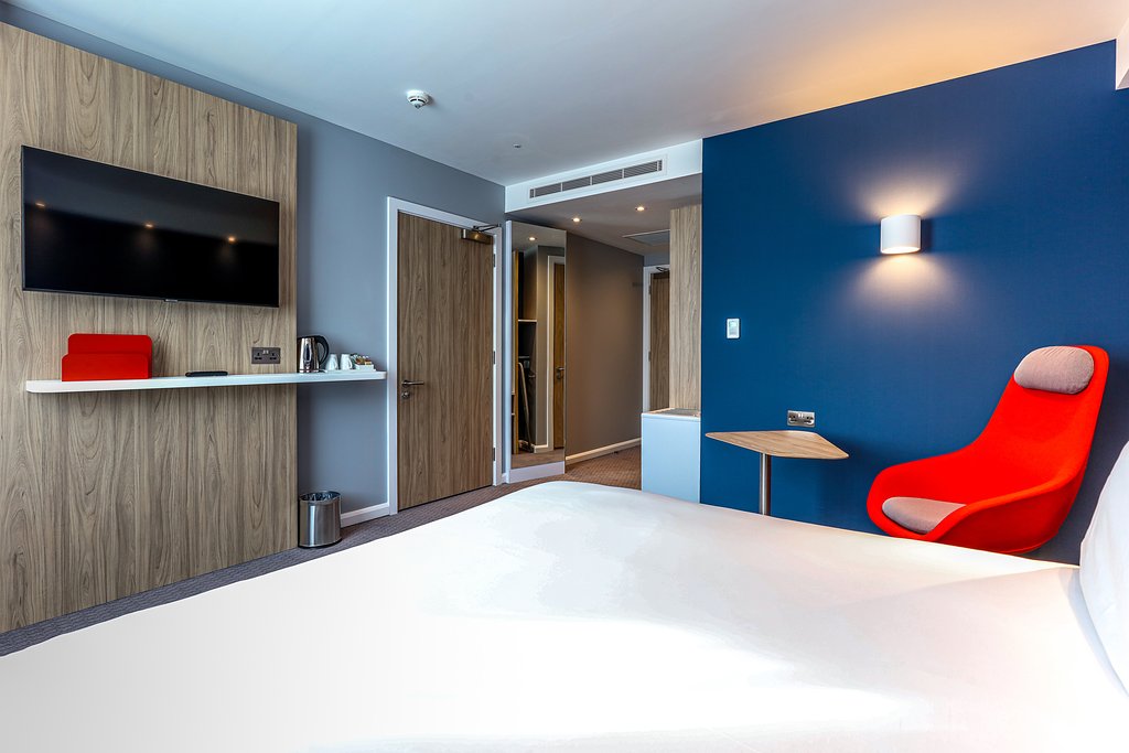 Holiday Inn Express Exeter - City Centre - Tap to explore photos