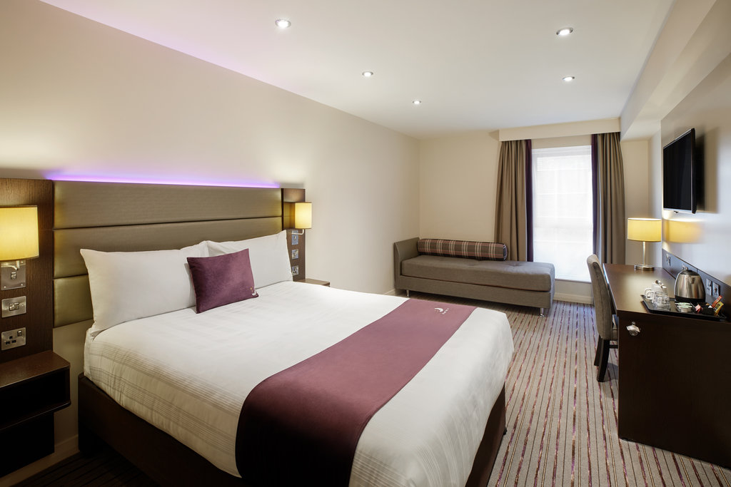 Premier Inn St. Neots (Colmworth Park)