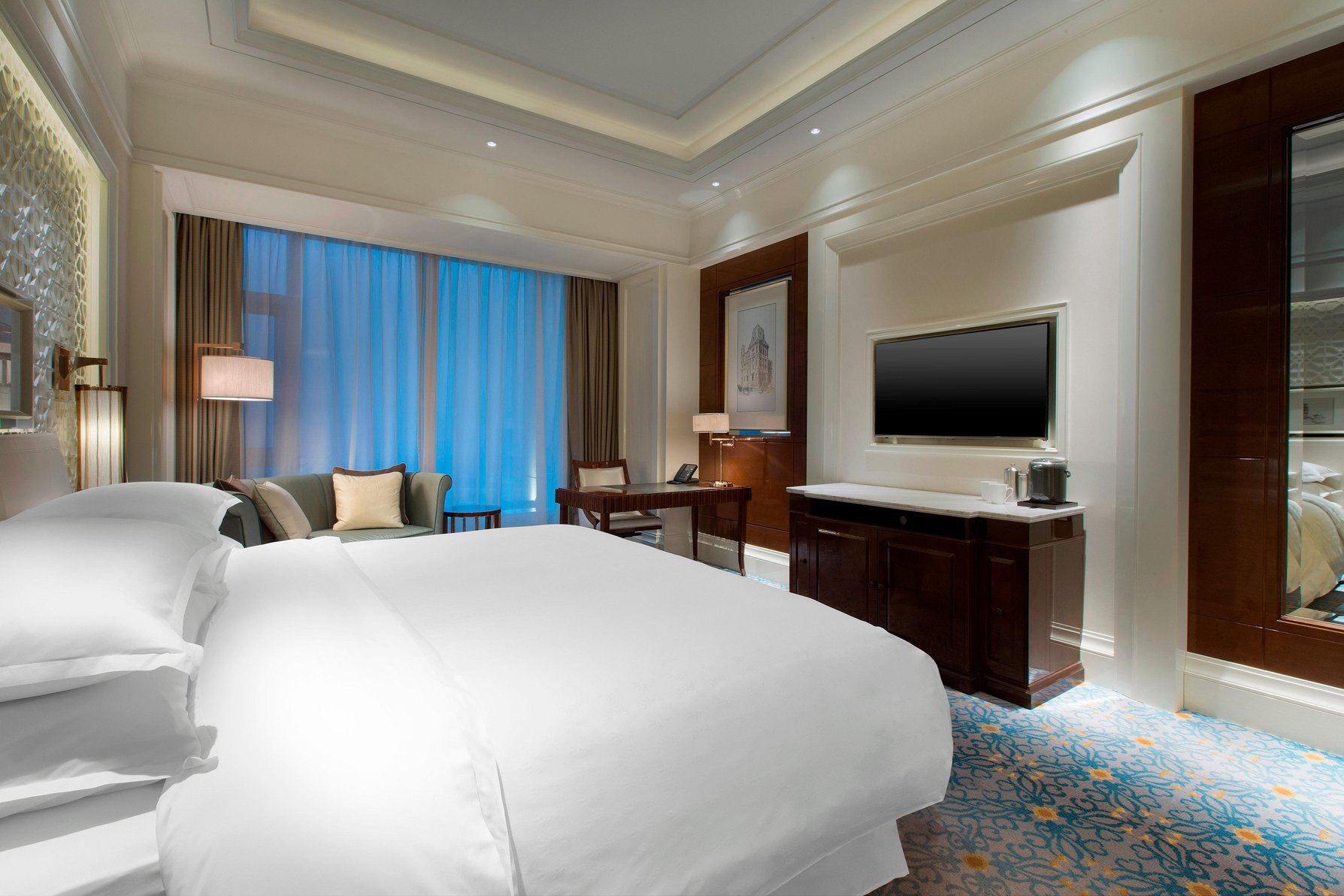 Sheraton Grand Wuhan Hankou Hotel - Tap to explore photos