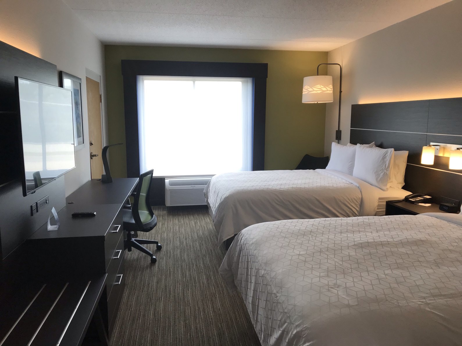 Holiday Inn Express & Suites Prospect Heights - Tap to explore photos