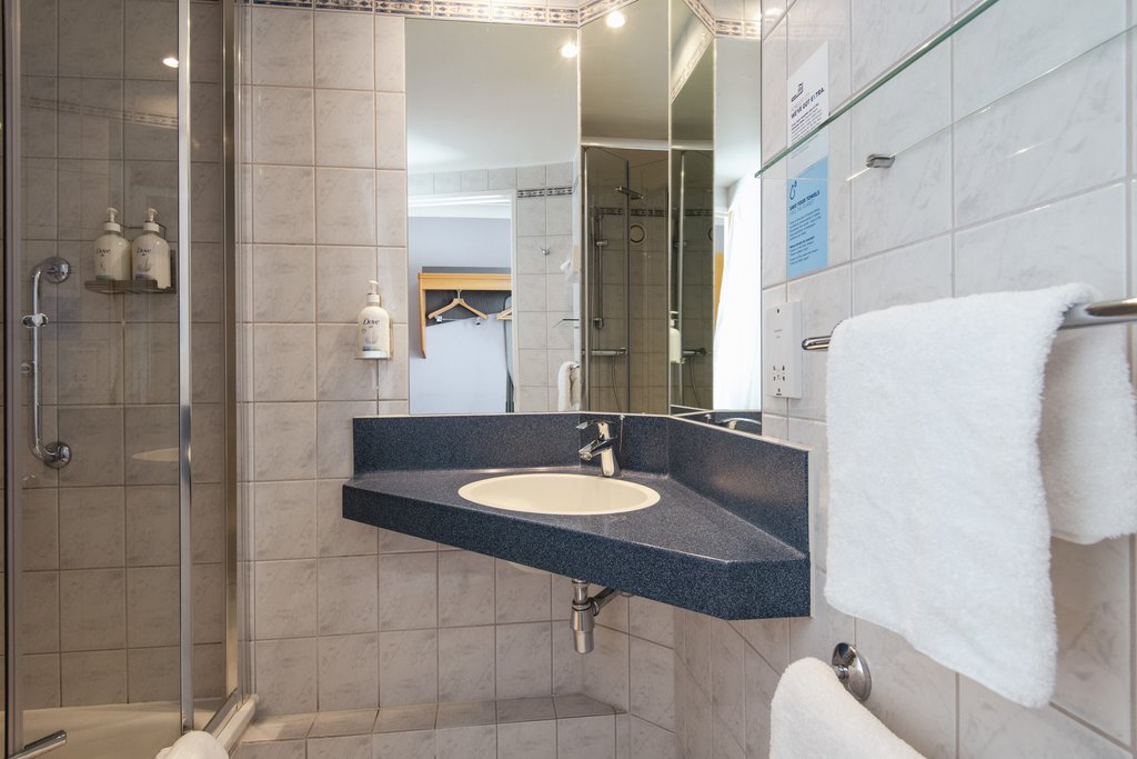 Holiday Inn Express Exeter M5, Jct. 29 - Tap to explore photos