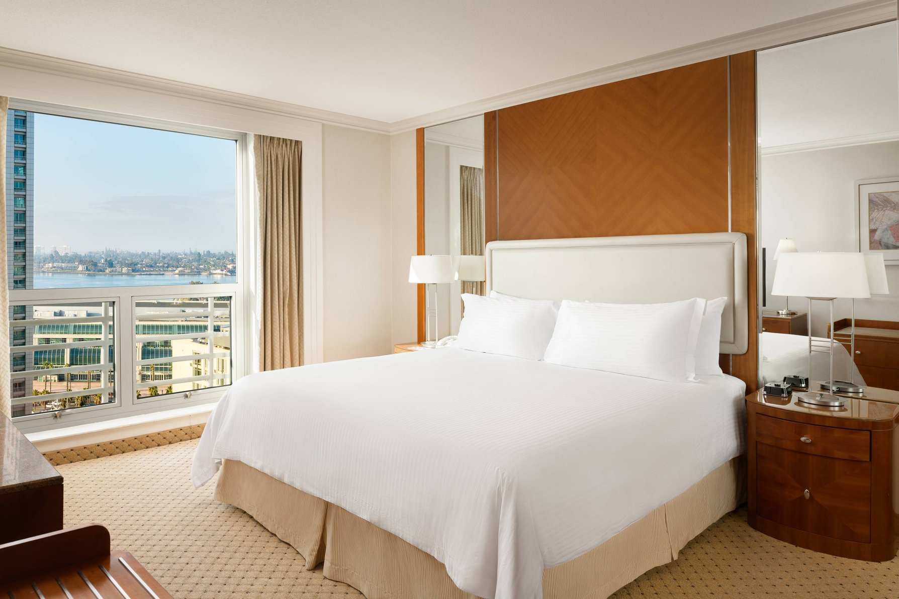 San Diego Marriott Gaslamp Quarter - Tap to explore photos