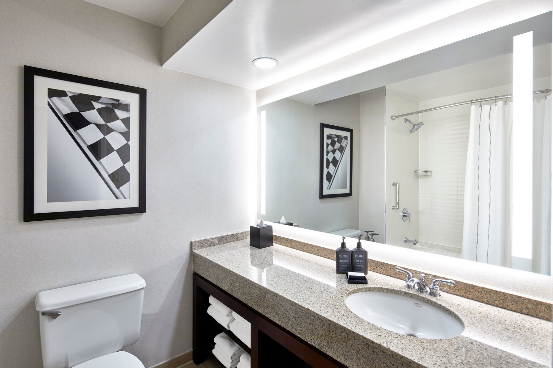 Sheraton Indianapolis Hotel at Keystone Crossing - Tap to explore photos
