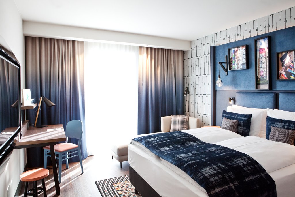 Hotel Indigo Berlin East Side Gallery - Tap to explore photos