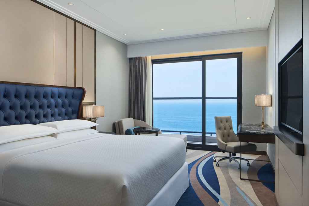 Four Points by Sheraton Danang - Tap to explore photos