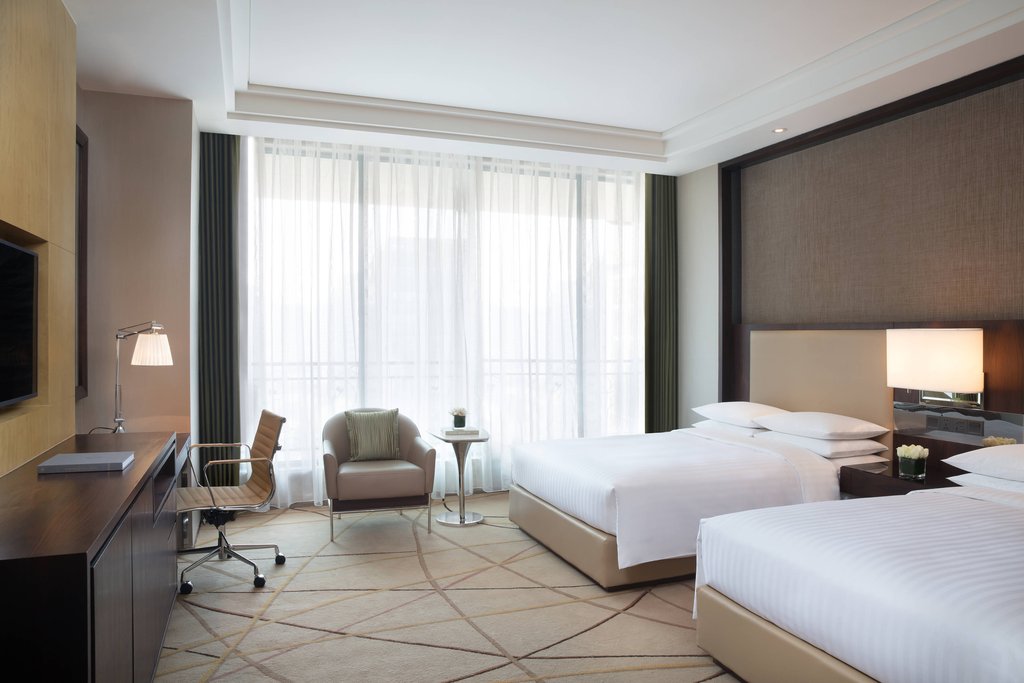 Courtyard by Marriott Shanghai Changfeng Park - Tap to explore photos