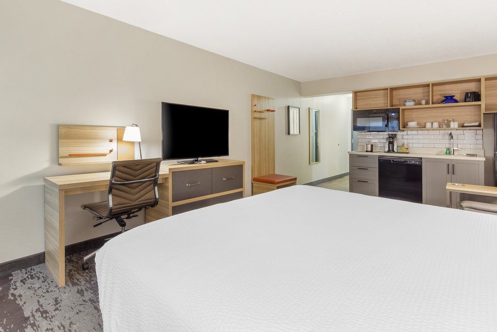 Candlewood Suites ROANOKE - VALLEY VIEW - Tap to explore photos