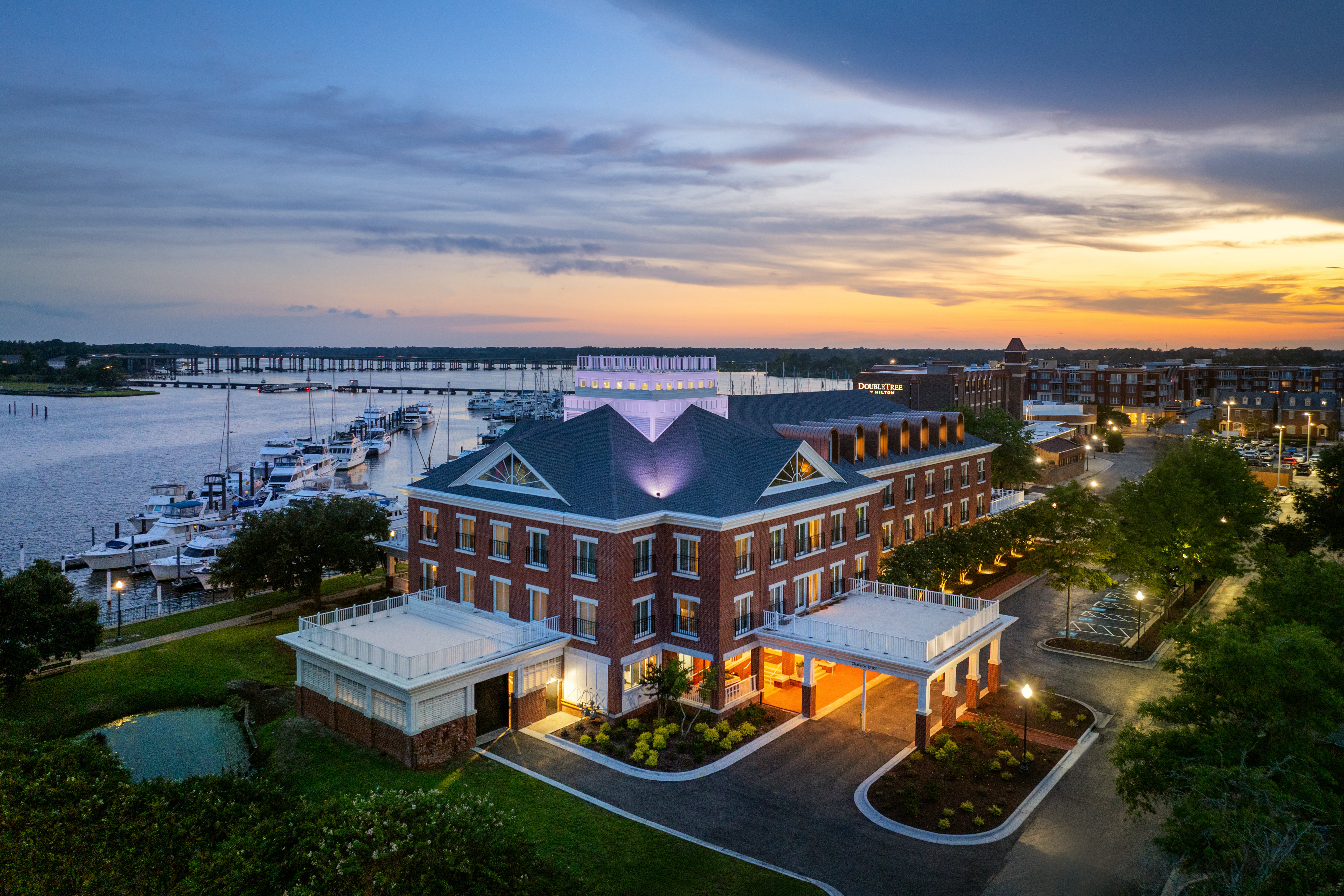 Tryon Riverfront Inn New Bern, Tapestry Collection by Hilton