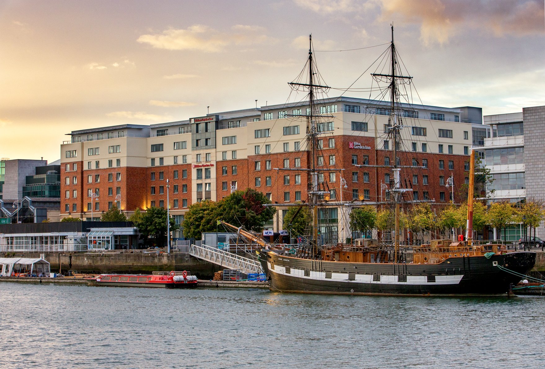 Hilton Garden Inn Dublin City Centre - Tap to explore photos