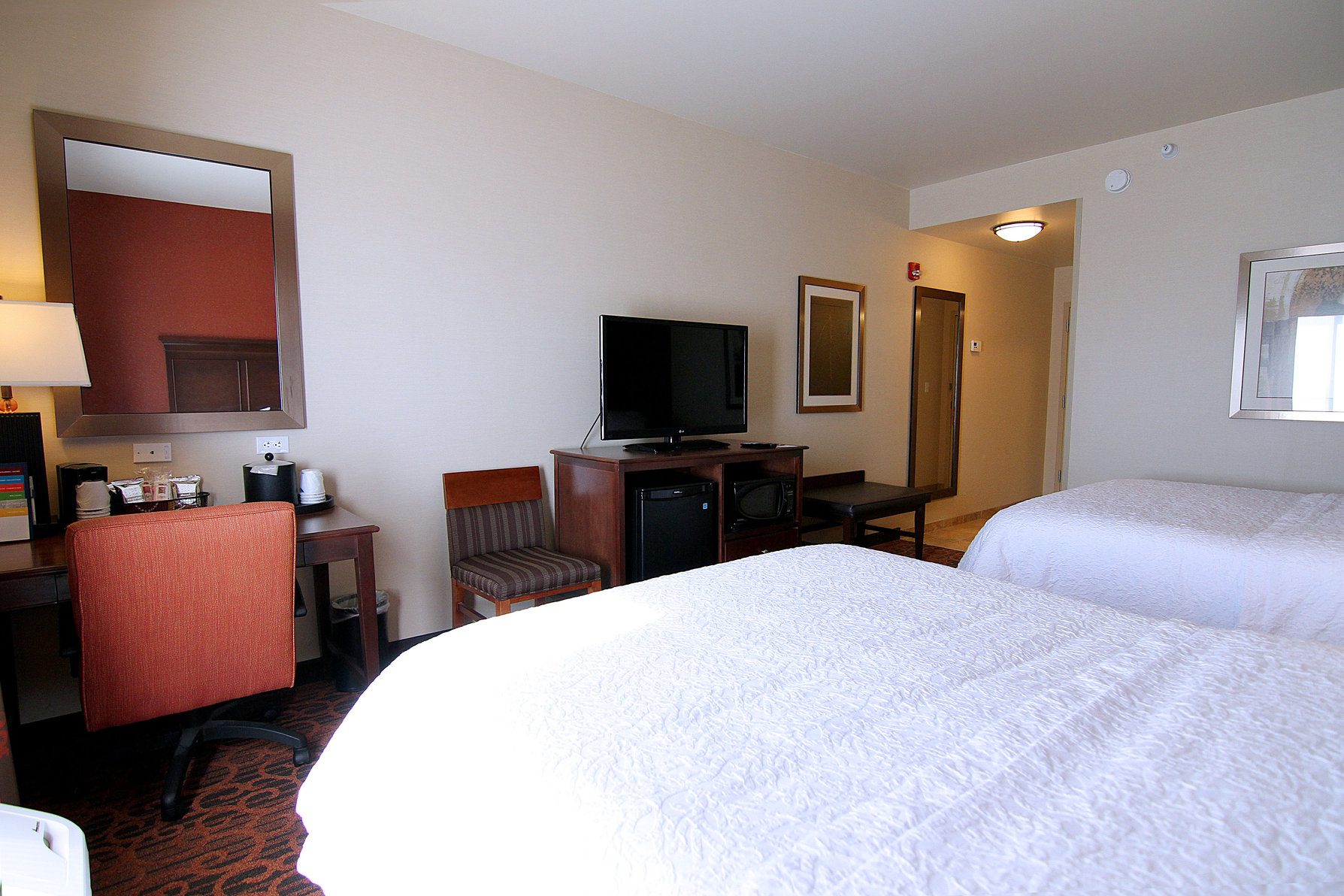 Hampton Inn & Suites Grand Forks, ND - Tap to explore photos
