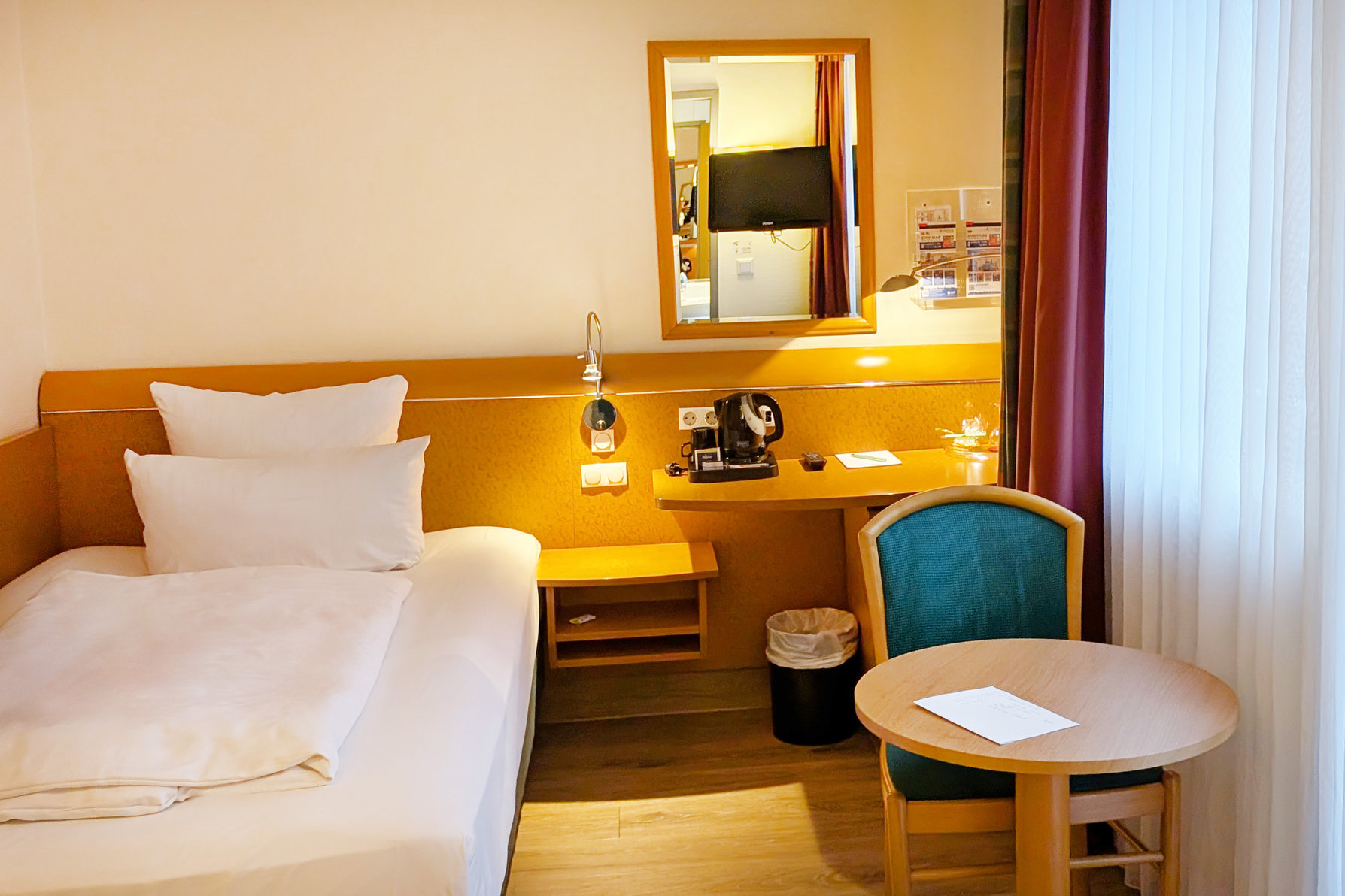 Garner Hotel Hamburg - Wandsbek Marktplatz by IHG - Tap to explore photos