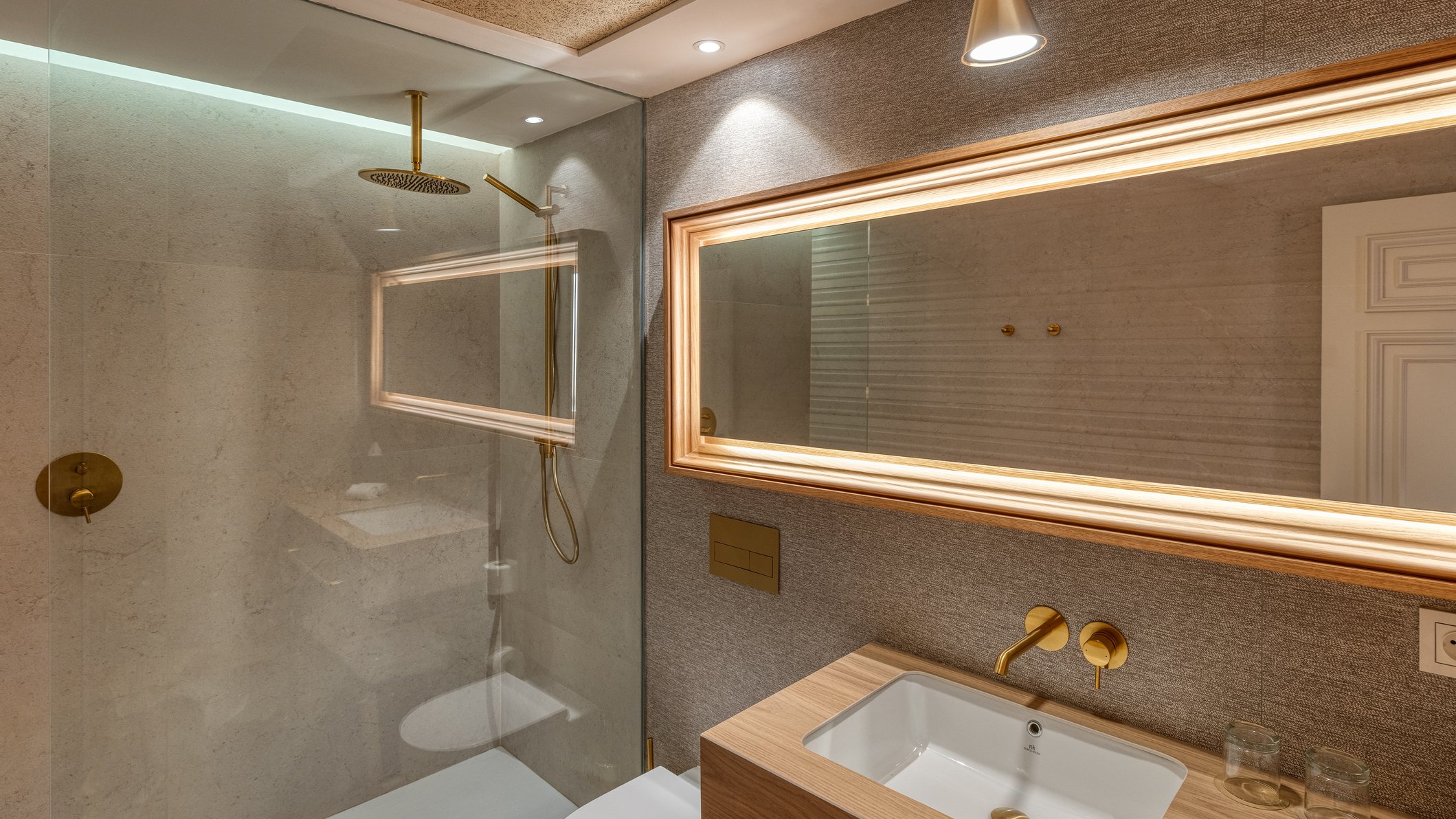 Vignette Collection CASA DEL COMPOSITOR by IHG Room Type - 1 Queen Deluxe Accessible