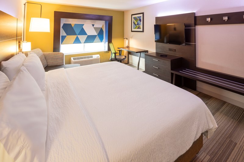 Holiday Inn Express and Suites Chicago West – St Charles