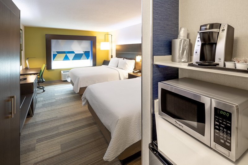 TWO QUEEN BEDS NONSMOKE