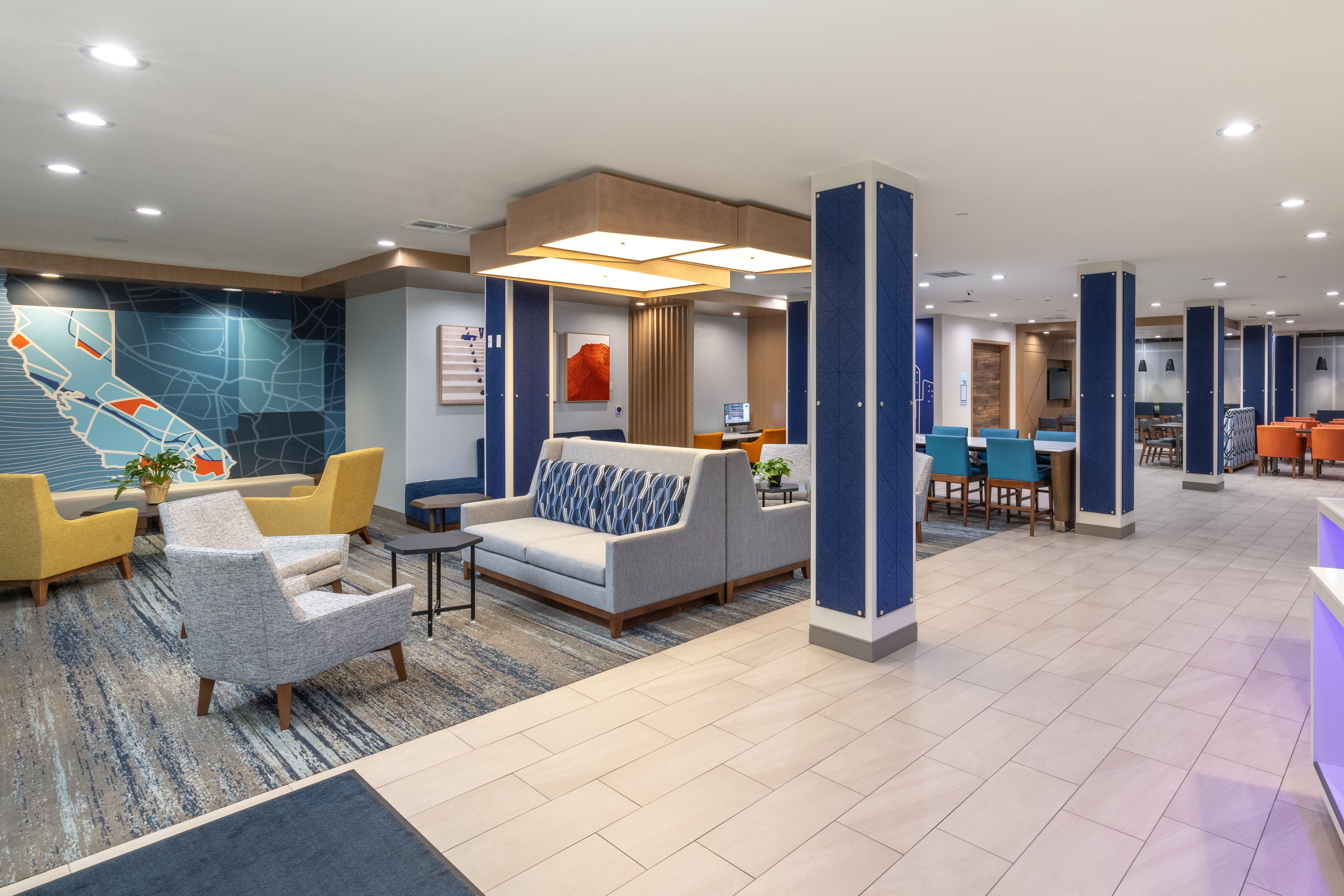 Holiday Inn Express Sts Hawaiian Gardens
