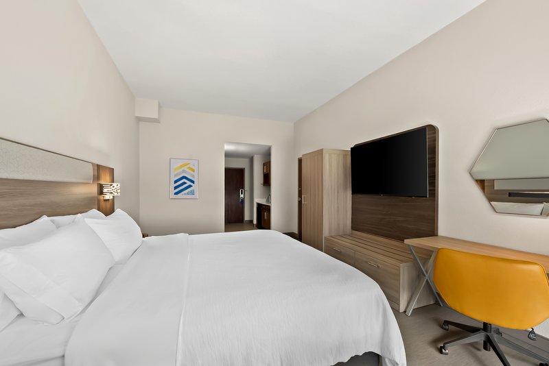 Holiday Inn Express and Suites Raleigh NE – Medical Ctr Area