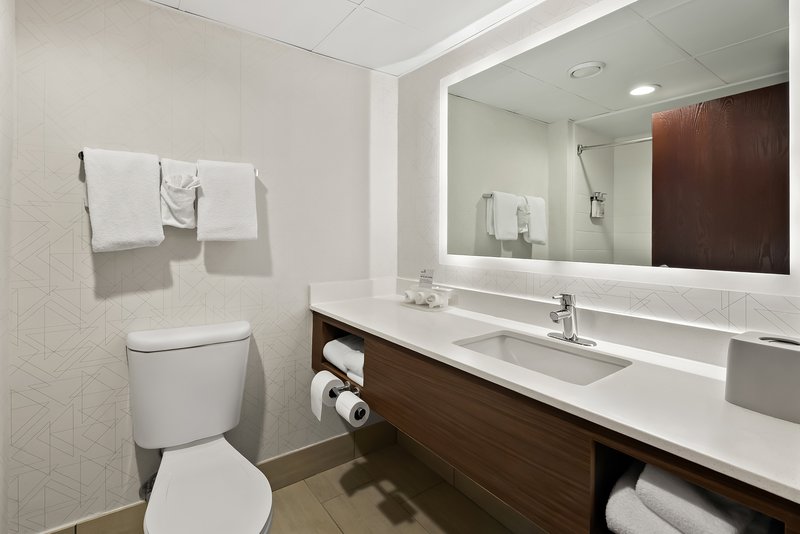 Holiday Inn Express and Suites Raleigh NE – Medical Ctr Area