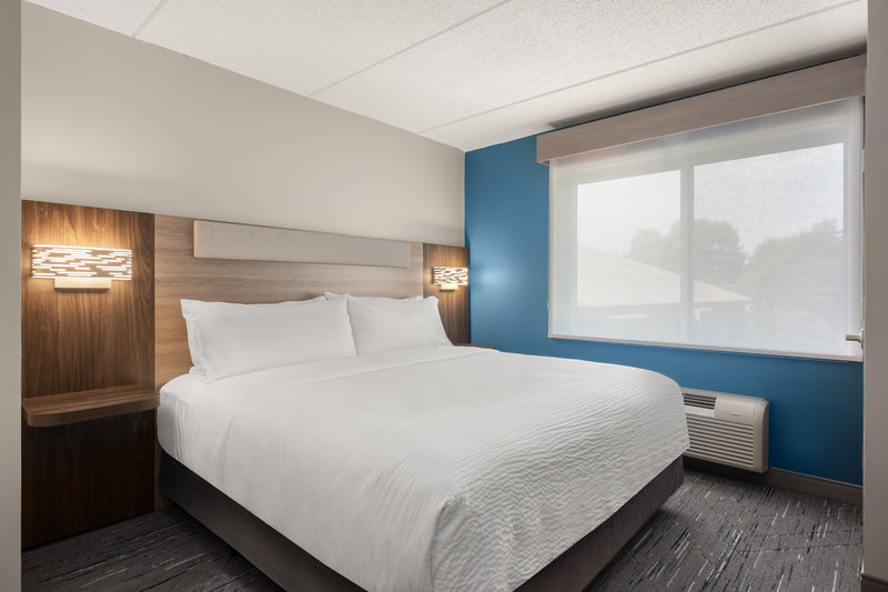Holiday Inn Express and Suites Hawthorne – Elmsford North